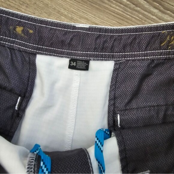 O'neill quick dry board shorts shades of White & grey stripes men's size 32 - Picture 5 of 6